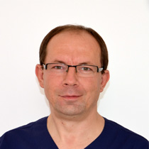 Dr Daniel Frączek